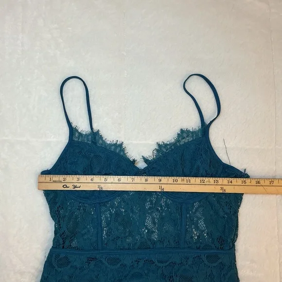 Boohoo Elegant Teal Lace Dress - Picture 5 of 6